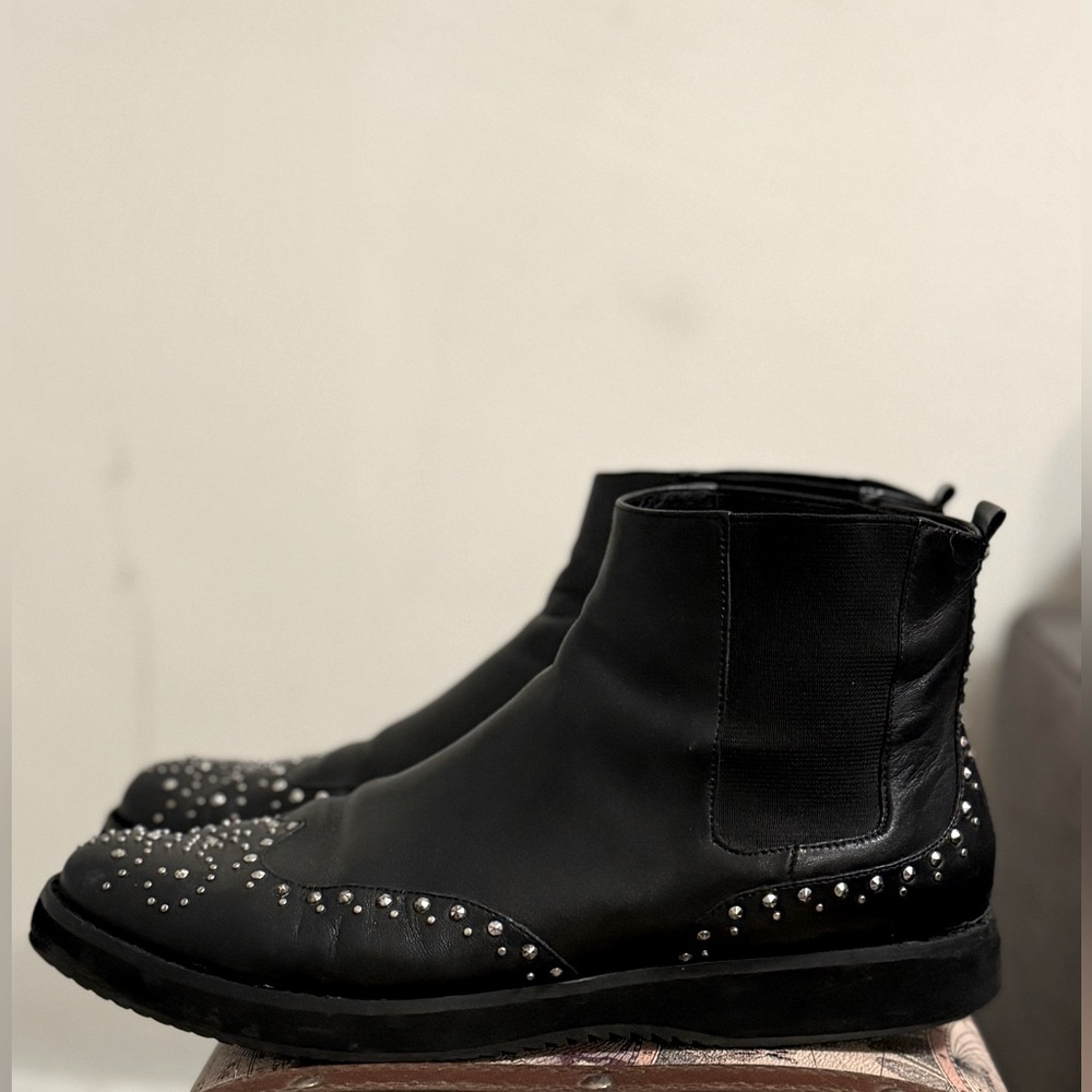 Michael Kors studed ankle shoes